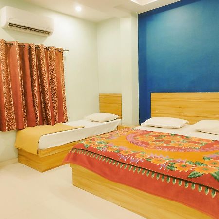 Hotel Guru Kripa - 500Mtr From Shreenathji Temple นาถดวารา ภายนอก รูปภาพ