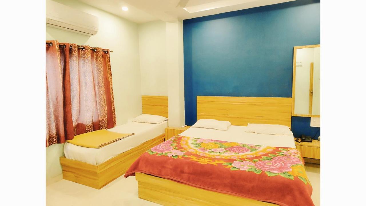 Hotel Guru Kripa - 500Mtr From Shreenathji Temple นาถดวารา ภายนอก รูปภาพ
