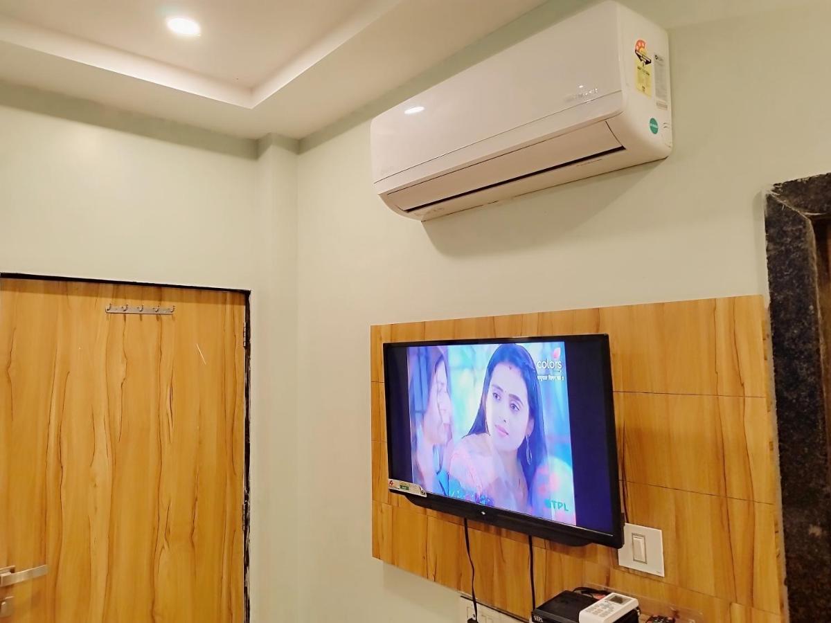 Hotel Guru Kripa - 500Mtr From Shreenathji Temple นาถดวารา ภายนอก รูปภาพ
