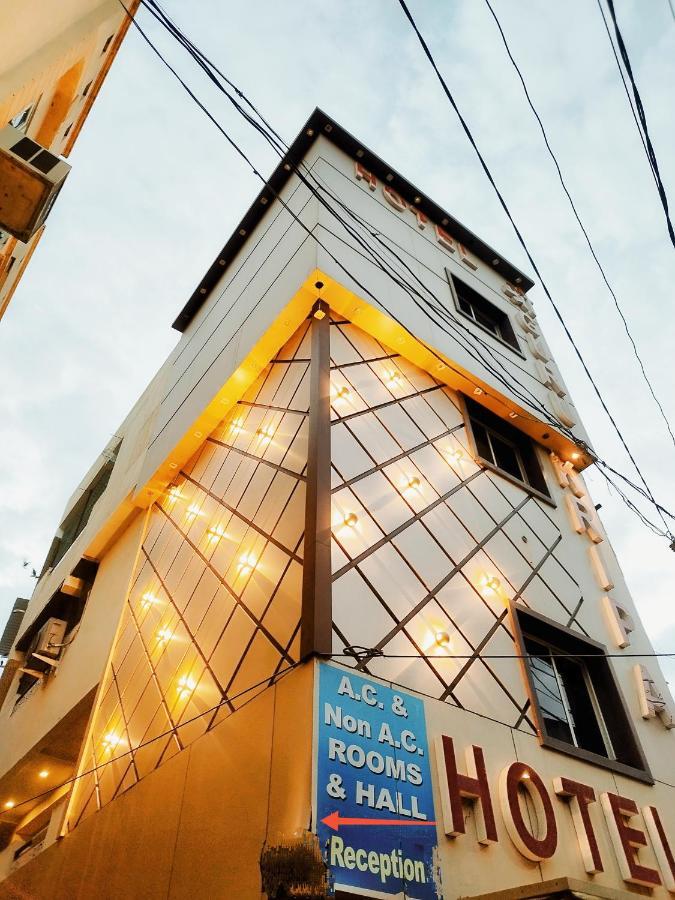 Hotel Guru Kripa - 500Mtr From Shreenathji Temple นาถดวารา ภายนอก รูปภาพ