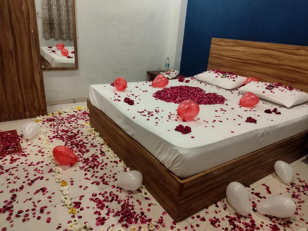 Hotel Guru Kripa - 500Mtr From Shreenathji Temple นาถดวารา ภายนอก รูปภาพ