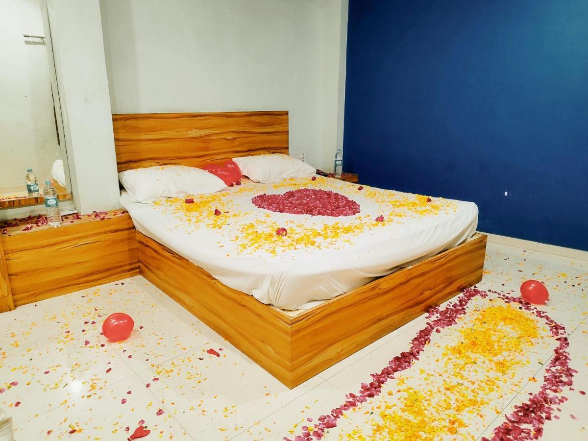 Hotel Guru Kripa - 500Mtr From Shreenathji Temple นาถดวารา ภายนอก รูปภาพ